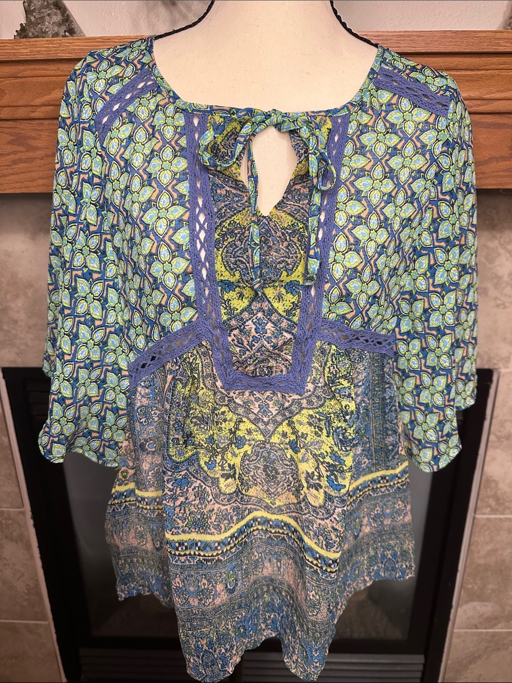 Figueroa & Flower M Boho Floral Paisley Crochet 3/4 Wide Sleeve Tie Front Blouse